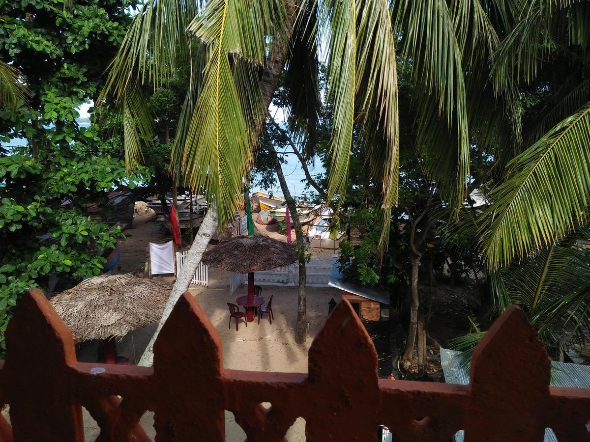 Parei Beach Inn Tangalle Exterior photo